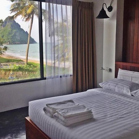 Joy Hotel 班武里府 外观 照片