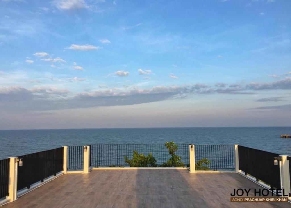 Joy Hotel 班武里府 外观 照片