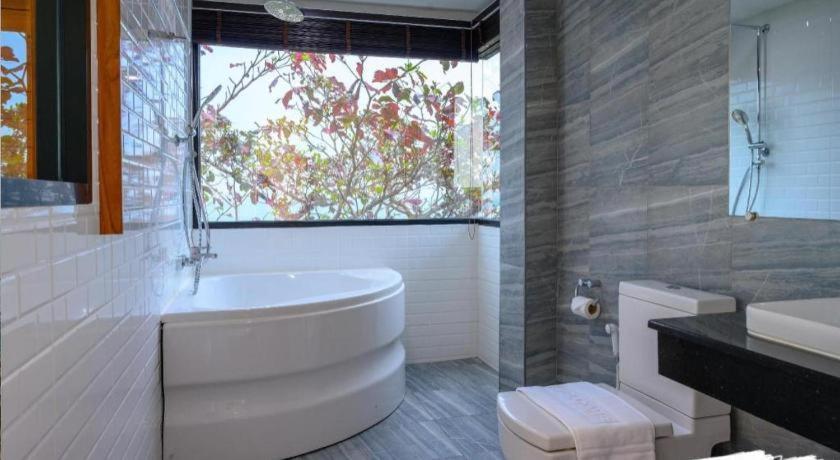Joy Hotel 班武里府 外观 照片