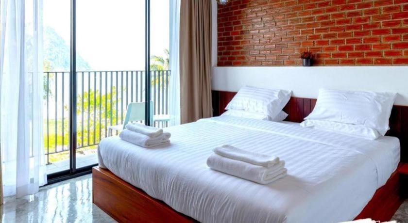 Joy Hotel 班武里府 外观 照片